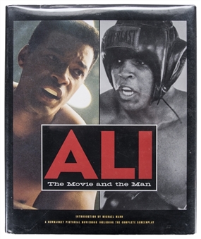 2001 "ALI" The Movie Pictorial Moviebook Autographed By Muhammad Ali, Will Smith & Director Michael Mann (PSA/DNA)